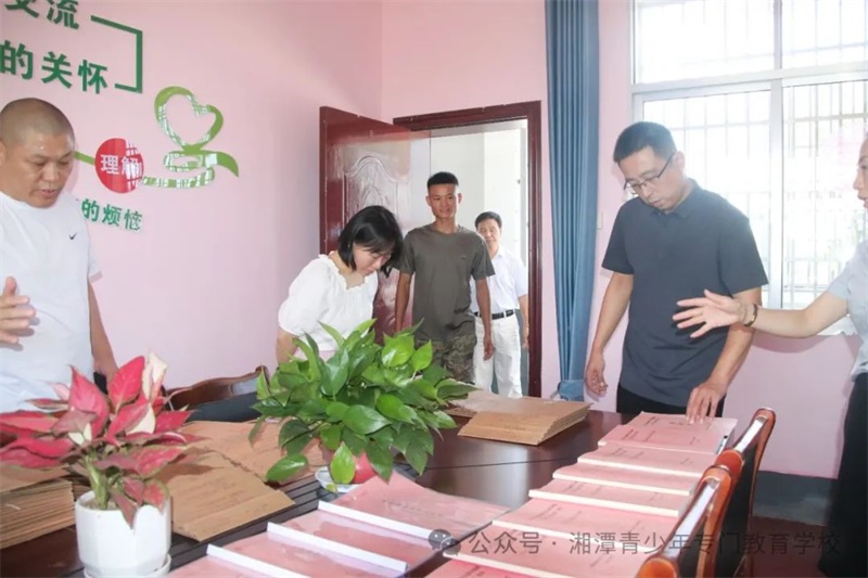 光照未來之路：湘潭市檢察院以暑熱之風(fēng)，督行青少年矯治新章！