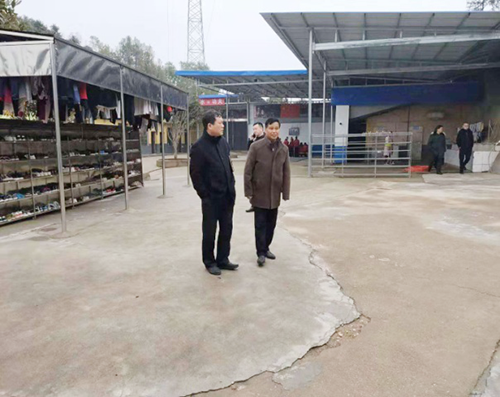 湘潭縣教育局副局長楊偉軍、職成股副股長 湘潭縣司法局副局長劉新群來校指導(dǎo)工作2.png